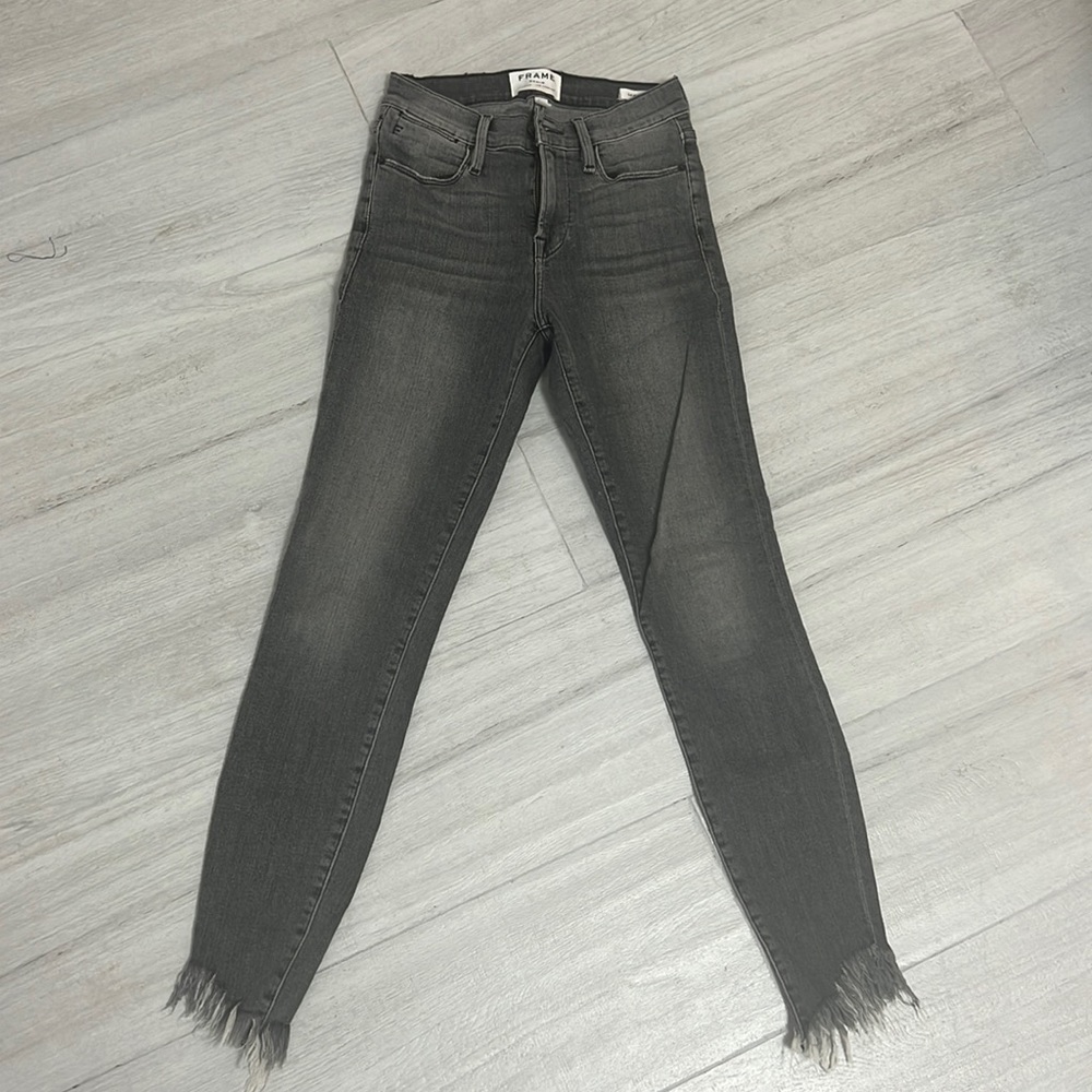 Frame le skinny grey jeans 23